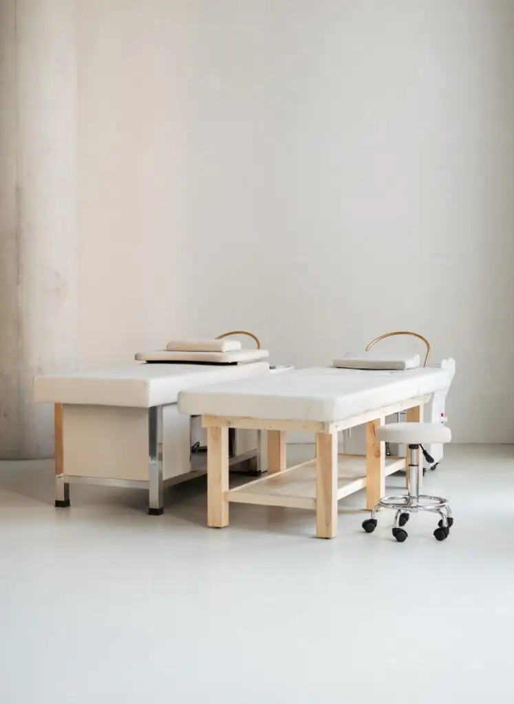 Stemningsbillede af UMI-showroomet med headspa-oplevelse